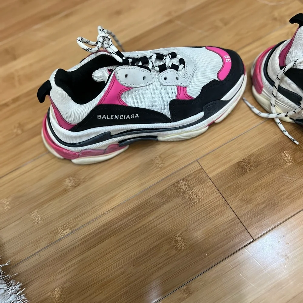 Balenciaga shoe - Picture 3 of 4
